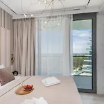 Cristallo Luxury & - Sea View By Renters Prestige Apartmán