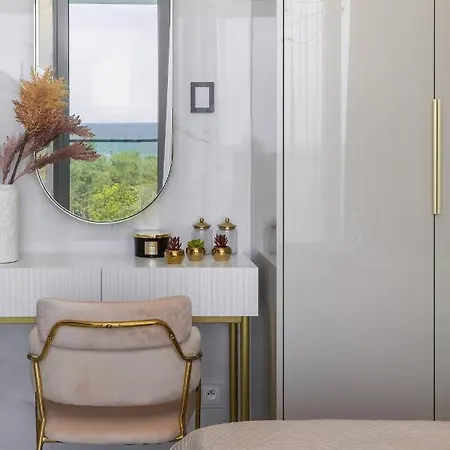 Cristallo Luxury & - Sea View By Renters Prestige *