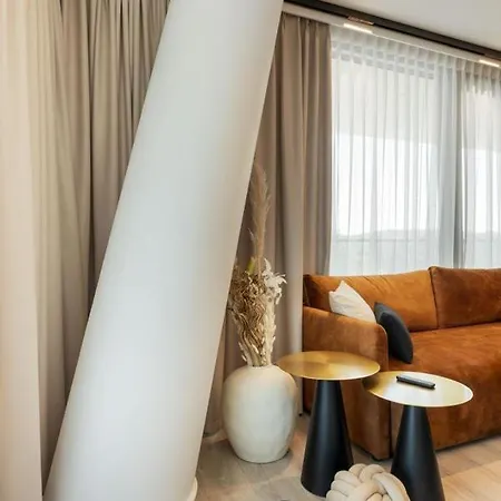 Cristallo Luxury & - Sea View By Renters Prestige *
